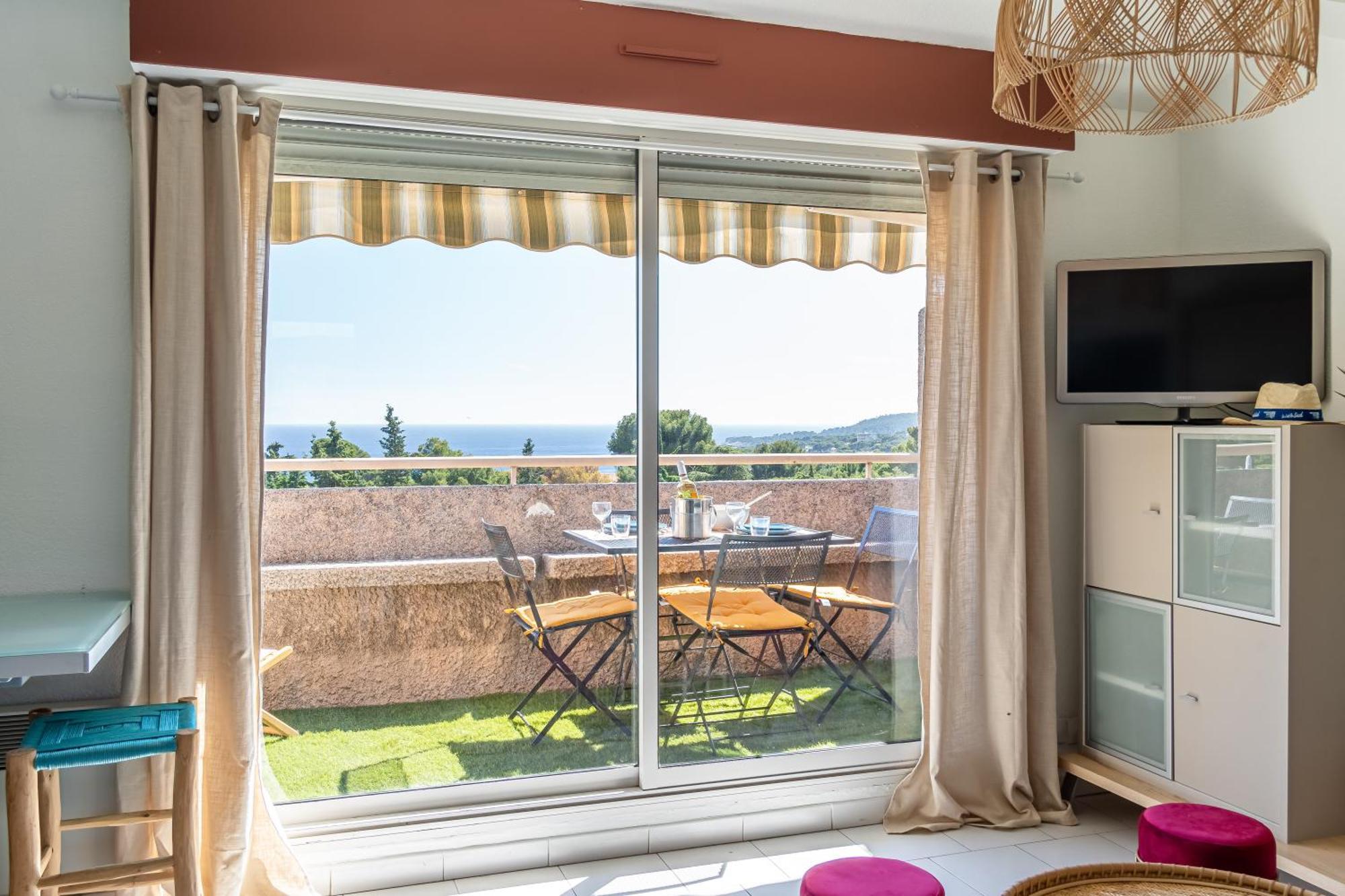 Le Neptune Apartment